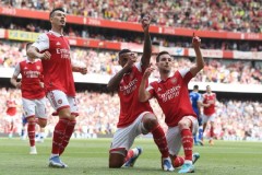 英超积分榜风云：利物浦领跑，曼联逆袭，切尔西小挫